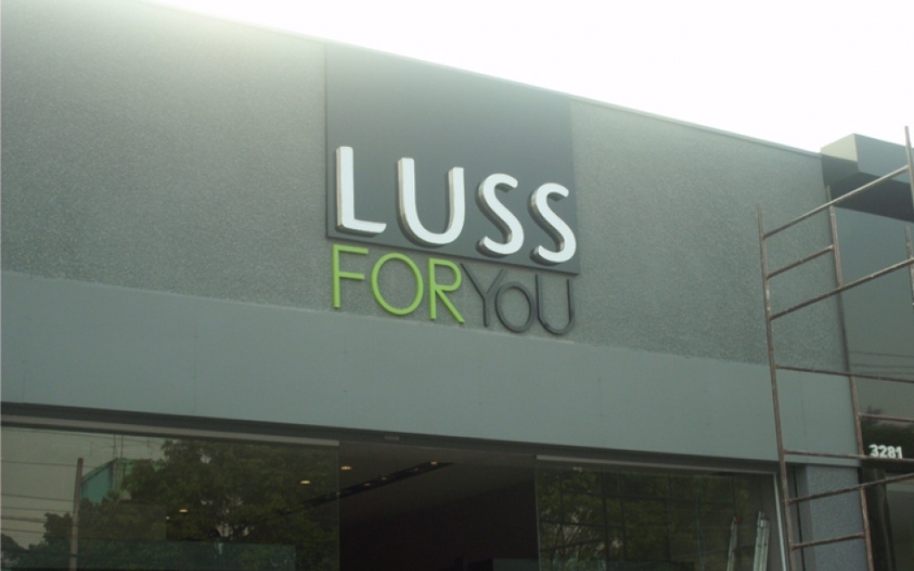 Letras caixa em Inox - Luss For you