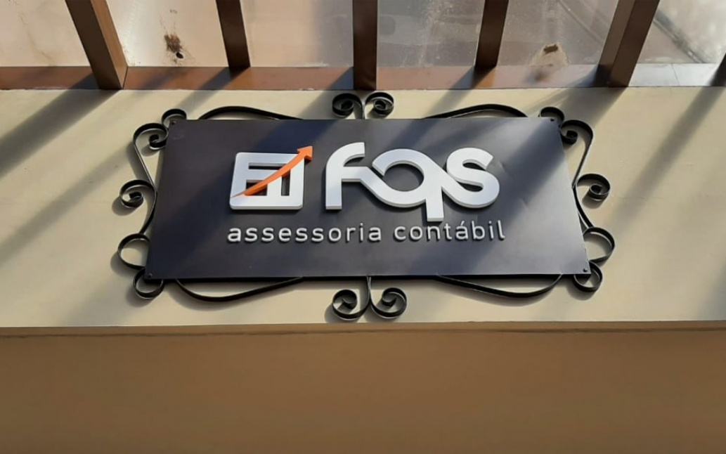 Painel com Letras em PVC - FQS